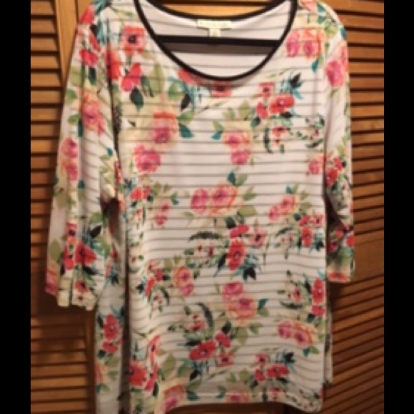Emaline Woman Flowery Tunic - Picture 1 of 8